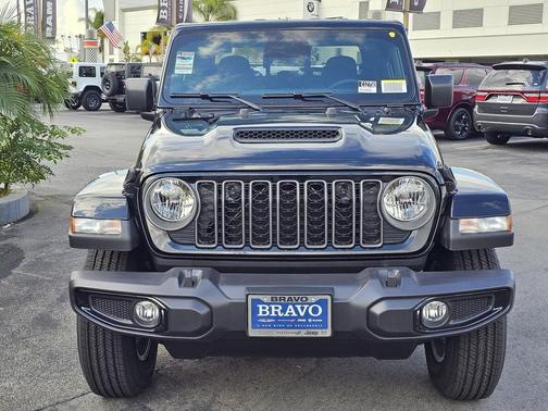 2026 Jeep Gladiator Sport S