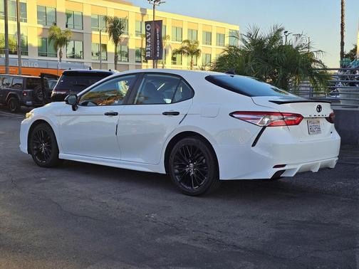 2020 Toyota Camry SE
