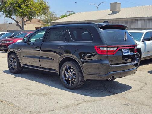 DB Black Clearcoat 2026 Dodge Durango GT AWD HEMI V8