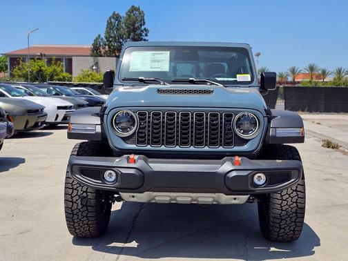 Anvil Clearcoat 2026 Jeep Gladiator Mojave 4x4