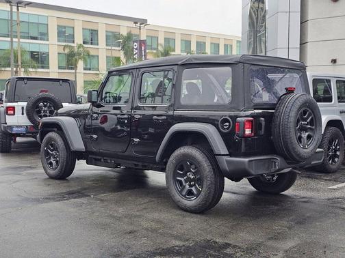 Black Clearcoat 2026 Jeep Wrangler Sport
