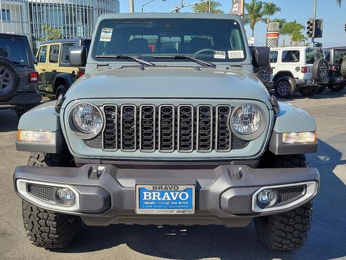 2025 Jeep Gladiator High Tide