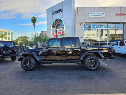 2026 Jeep Gladiator Willys 4x4