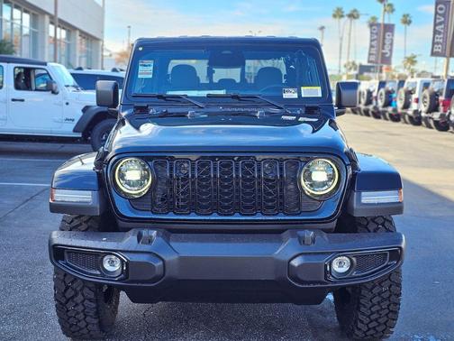 2026 Jeep Gladiator Willys 4x4