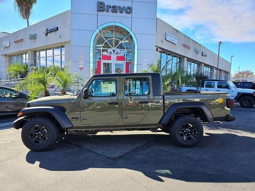 2026 Jeep Gladiator Sport