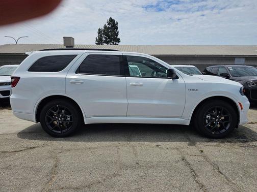 White Knuckle Clearcoat 2026 Dodge Durango GT AWD HEMI V8