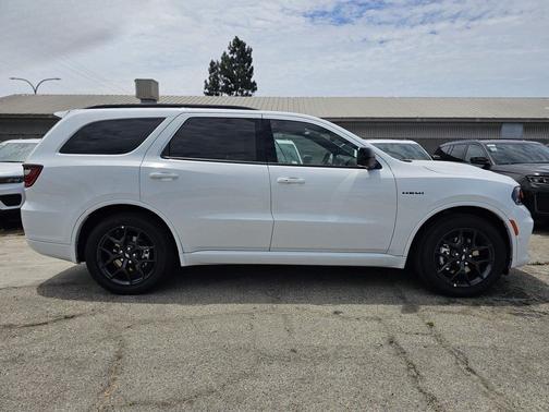 White Knuckle Clearcoat 2026 Dodge Durango GT AWD HEMI V8