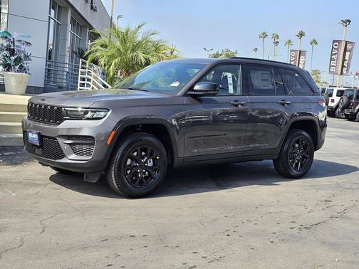 2025 Jeep Grand Cherokee Altitude