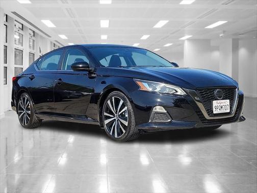 2022 Nissan Altima SR FWD