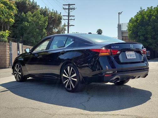 2022 Nissan Altima SR FWD