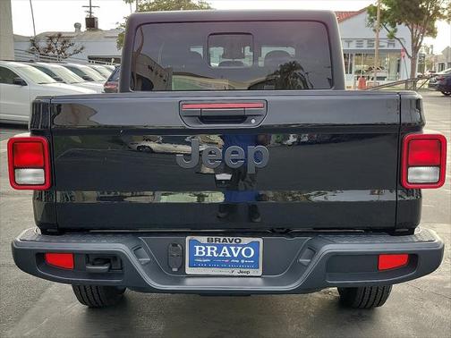 2025 Jeep Gladiator Sport S
