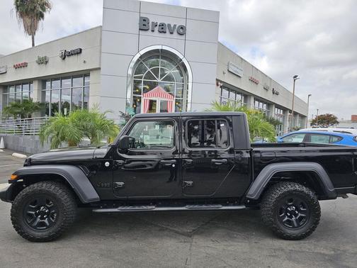 2021 Jeep Gladiator Sport