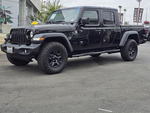 2021 Jeep Gladiator Sport