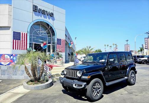 2025 Jeep Wrangler 4-Door Sahara 4x4