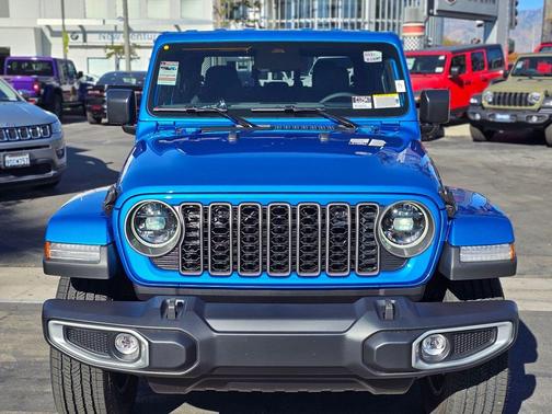 2026 Jeep Gladiator Sahara 4x4