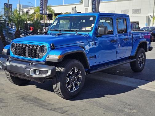 2026 Jeep Gladiator Sahara 4x4