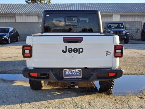 2026 Jeep Gladiator Willys 4x4