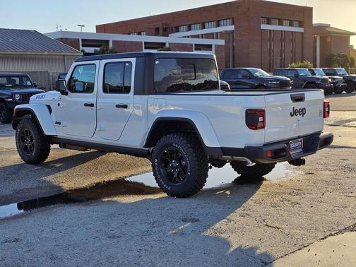 2026 Jeep Gladiator Willys 4x4