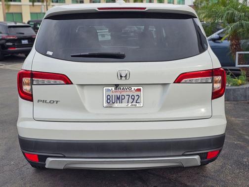 Platinum White Pearl 2021 Honda Pilot 2WD EX