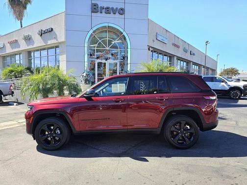 2023 Jeep Grand Cherokee Altitude