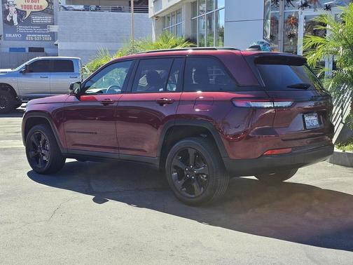 2023 Jeep Grand Cherokee Altitude