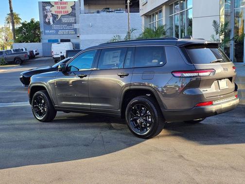 Baltic Gray Metallic Clearcoat 2026 Jeep Grand Cherokee L Altitude