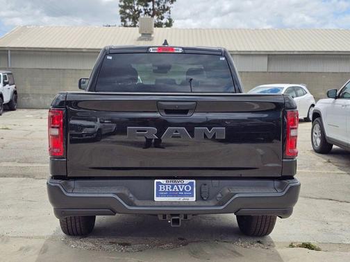 Diamond Black Crystal Pearlcoat 2026 RAM 1500 Tradesman