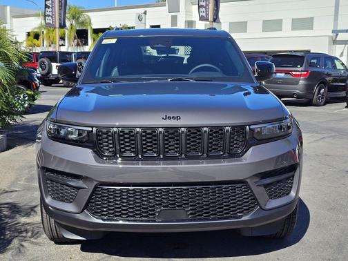 2025 Jeep Grand Cherokee Altitude