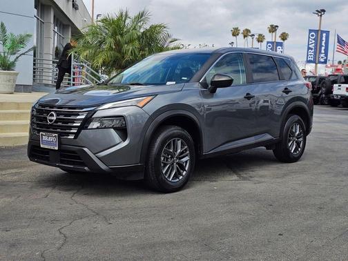 Gun Metallic 2024 Nissan Rogue S