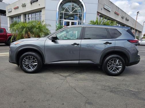 Gun Metallic 2024 Nissan Rogue S