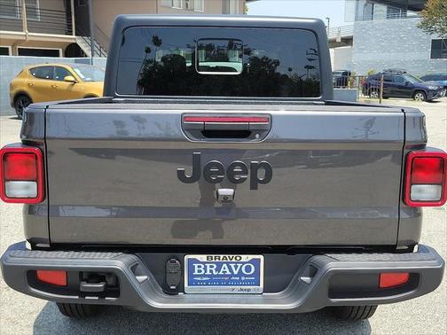 2025 Jeep Gladiator Sport S