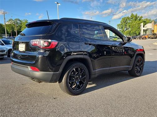 2022 Jeep Compass Altitude FWD