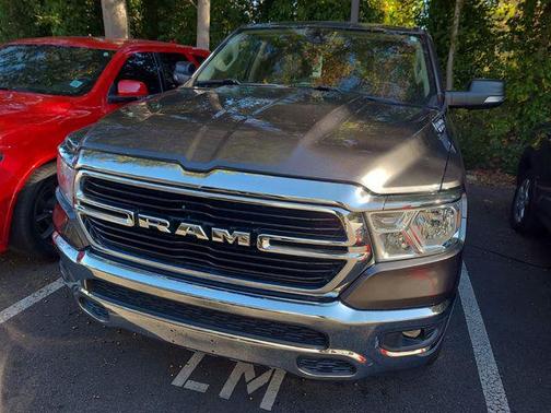 2020 RAM 1500 Big Horn Quad Cab 4x4 64' Box