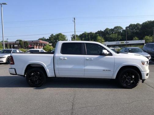 2019 RAM 1500 Laramie Crew Cab 4x2 57' Box