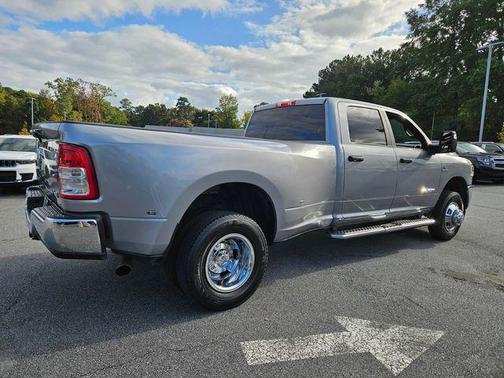 2024 RAM 3500 Big Horn Crew Cab 4x4 8 Box
