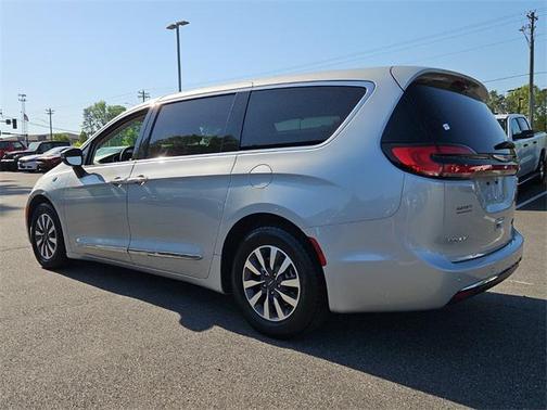 2023 Chrysler Pacifica Hybrid Limited