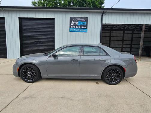 2019 Chrysler 300 Touring