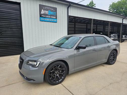 2019 Chrysler 300 Touring