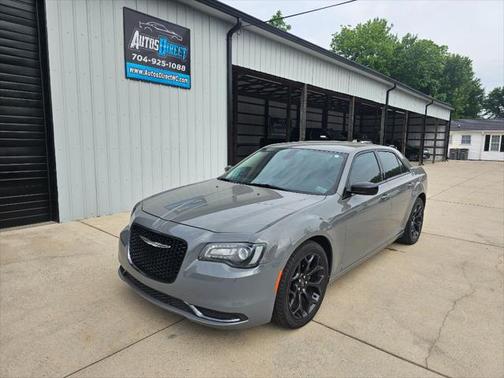 2019 Chrysler 300 Touring