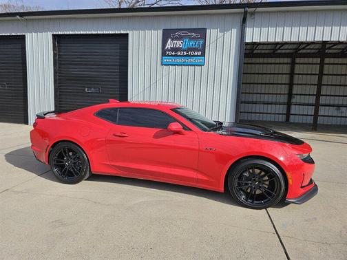 2021 Chevrolet Camaro RWD Coupe LT1