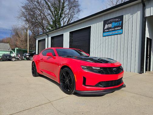 2021 Chevrolet Camaro RWD Coupe LT1