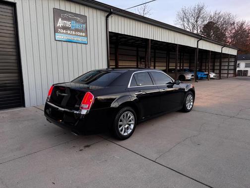 2011 Chrysler 300 Limited