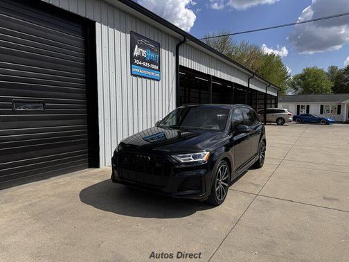 Mythos Black Metallic 2022 Audi SQ7 4.0T Prestige