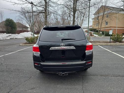 2013 Toyota Highlander SE