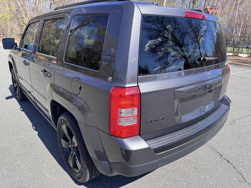 Granite Crystal Metallic Clearcoat 2015 Jeep Patriot Altitude Edition