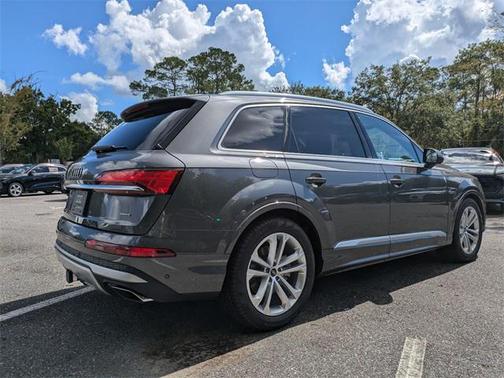 2026 Audi Q7 55 Premium Plus