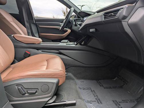 2022 Audi e-tron Premium