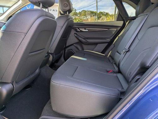 2025 VinFast VF 8 Eco