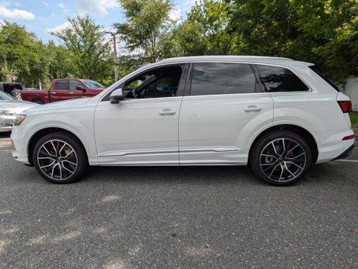 2020 Audi Q7 55 Premium Plus