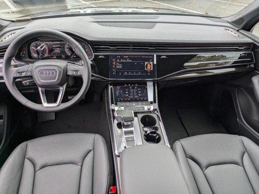 2025 Audi Q7 55 Premium Plus